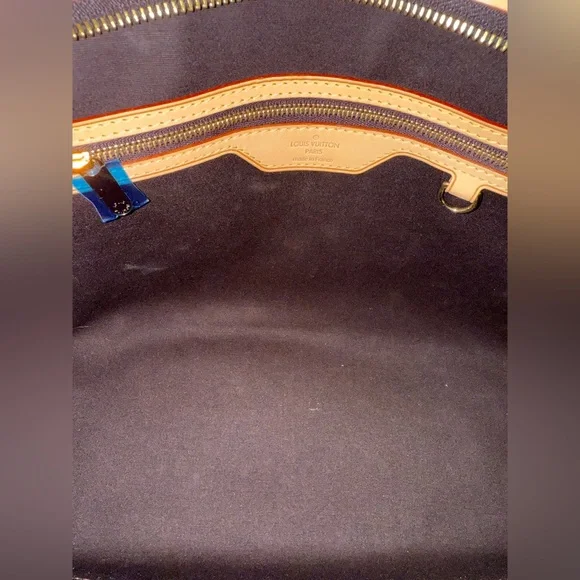 Louis Vuitton Brea MM Monogram Vernis Patent Leather Satchel | Amarante - Picture 7 of 9